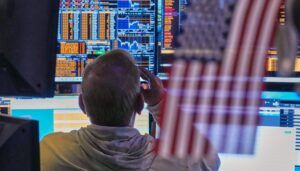 why-is-the-stock-market-breaking-records-while-sentiment-is-low?