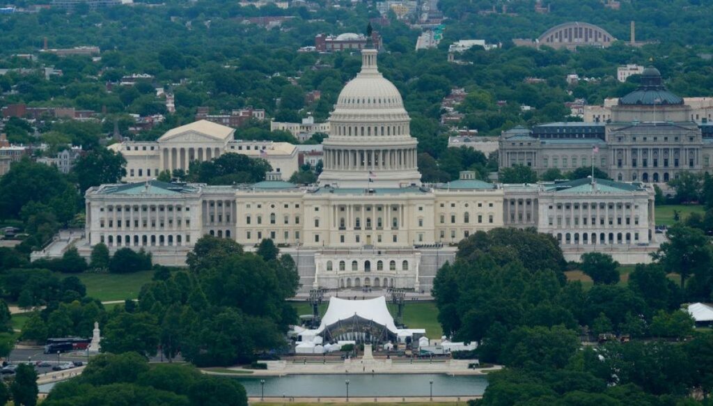 seven-republicans-vote-against-fisa-extension-after-bipartisan-plan-blows-up