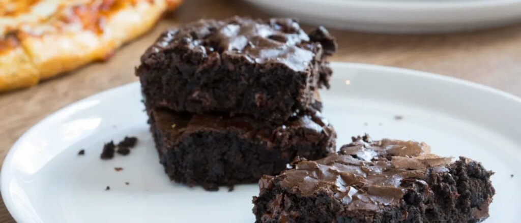 woman-allegedly-brings-poisoned-brownies-to-school-board-meeting-as-protest