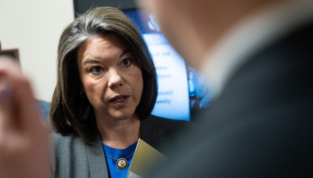 vance-targets-craig-on-minnesota’s-fraud:-‘fighting-so-hard-to-hide-the-data’