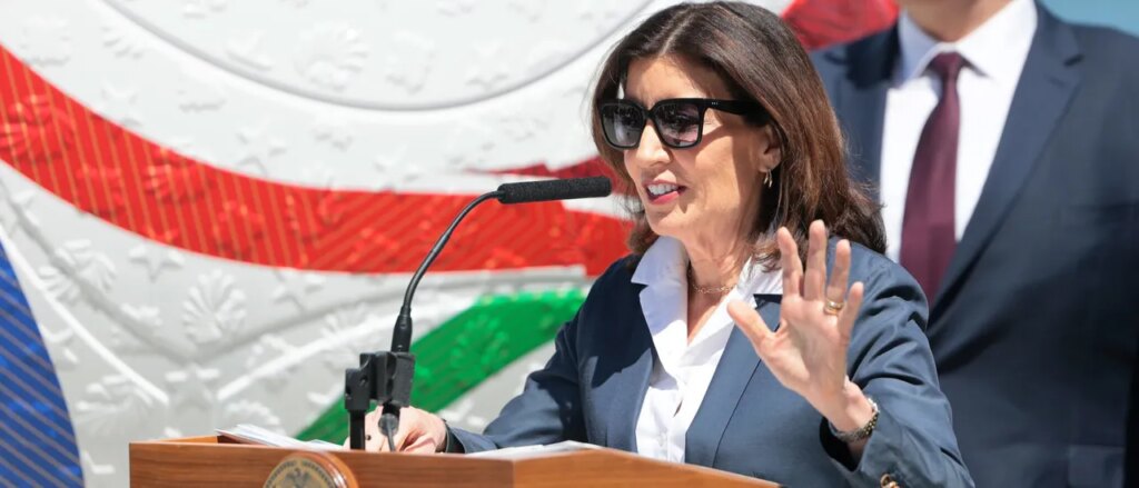 ex-ny-gov-blasts-kathy-hochul-over-redistricting-push