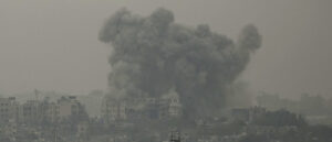 fact-check:-does-image-show-israel-using-white-phosphorus-in-gaza?