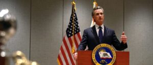 fact-check:-does-video-show-gavin-newsom-falling-down-stairs?