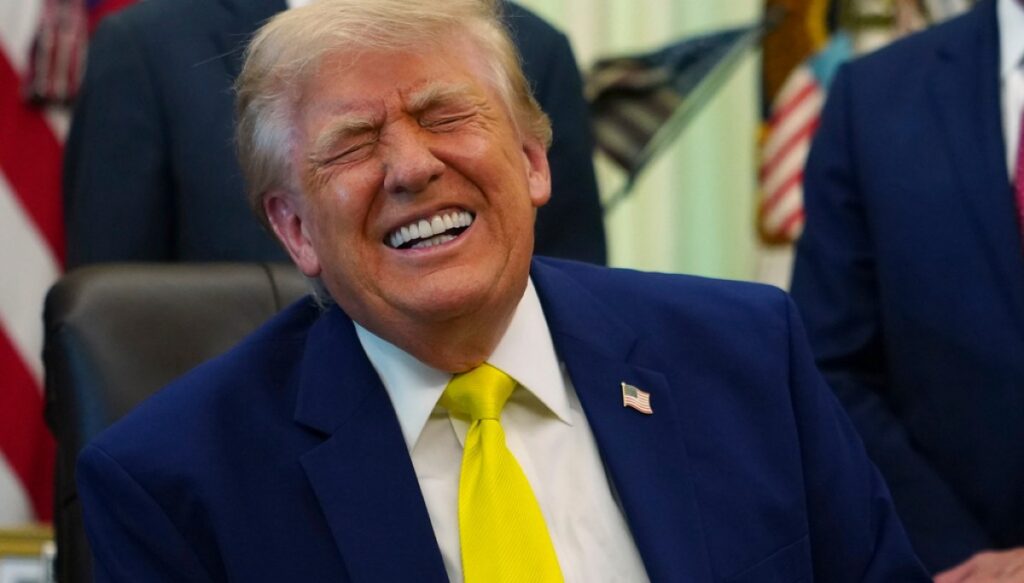 trump-bringing-an-entourage-and-security-disruption-to-nba-finals