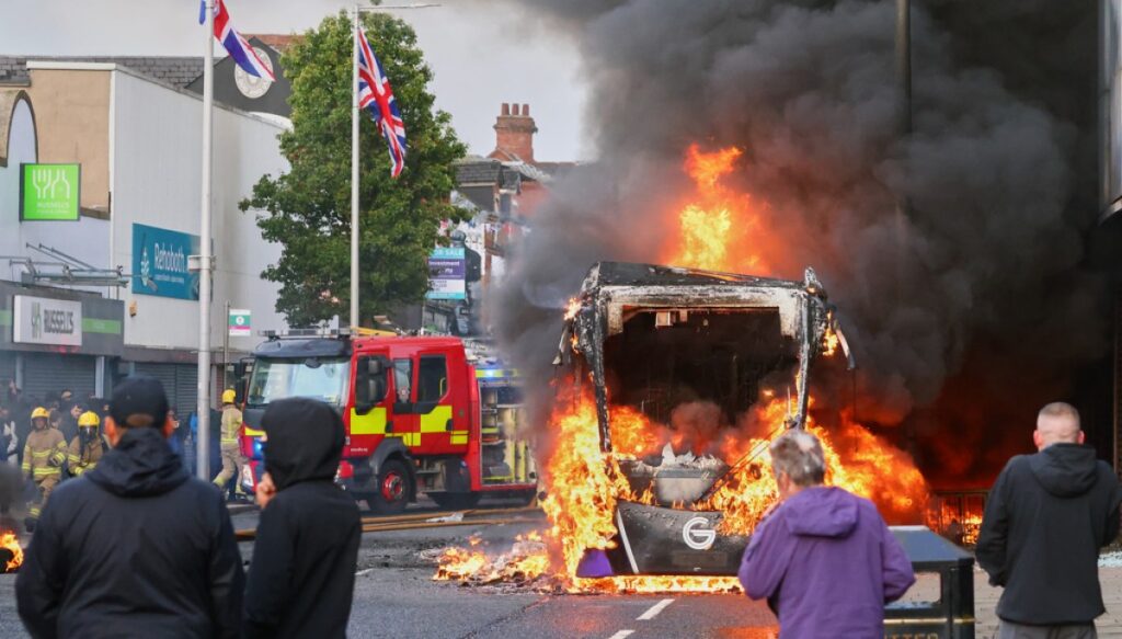 riots-consume-belfast-over-attempted-beheading-by-immigrant