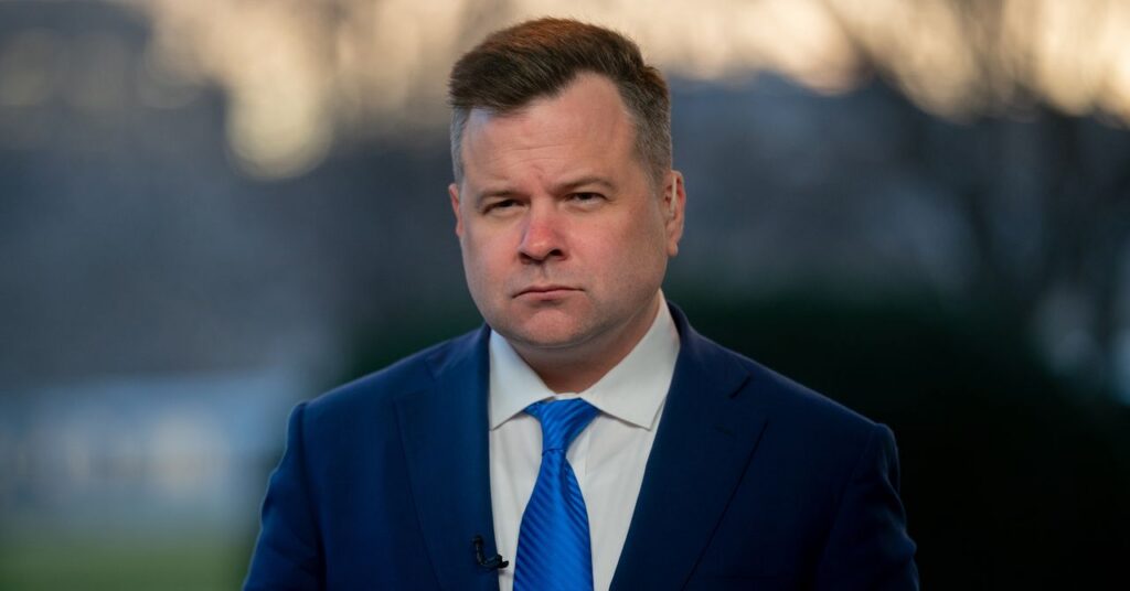 trump-risks-key-surveillance-authority-over-‘unqualified’-spy-chief-pick