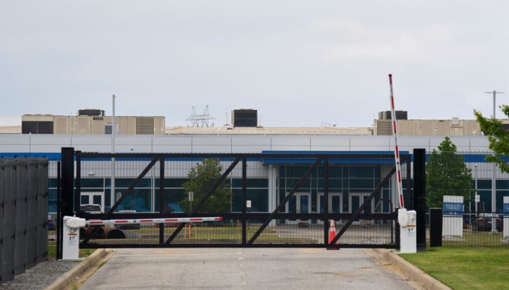 musk’s-xai-and-spacex-sued-over-disruptions-from-data-center-plant