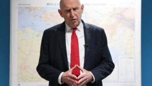 uk-defense-minister-resigns-over-lack-of-defense-funding