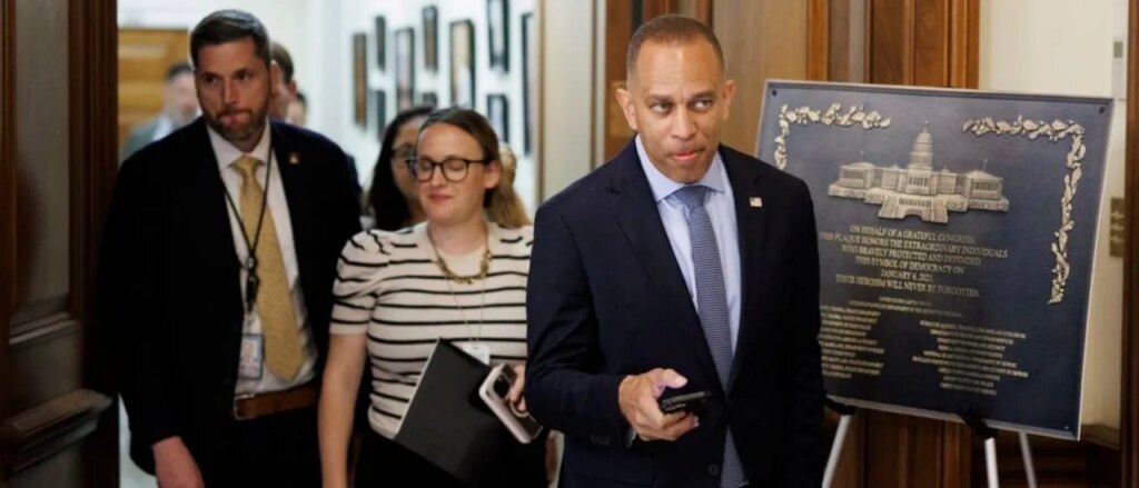 republicans-leave-huge-hole-for-democrats-to-take-over-but-some-refusing-to-learn-lesson