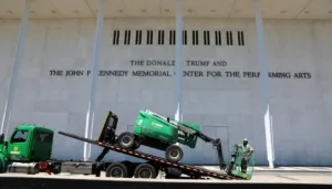arts-organization-posts-kennedy-center-livestream-for-trump-name-takedown