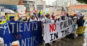 ‘hands-off-our-nhs’:-anti-palantir-protests-break-out-in-uk-over-deal-with-national-health-service