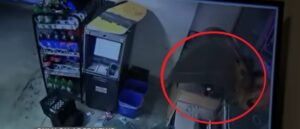 video-shows-suspects-using-excavator-to-smash-store’s-window,-rip-out-atm