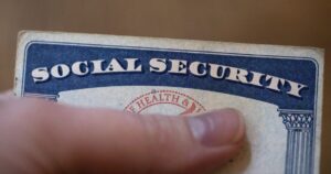 social-security-update:-first-round-of-direct-payments-worth-up-to-$4,555-arrives-wednesday
