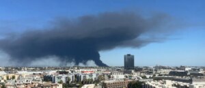 solar-panel-fire-covers-city-neighborhood-in-black-smoke