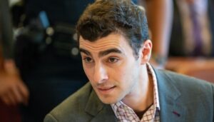luigi-mangione-reverses-’emotional-disturbance’-defense-one-day-after-filing
