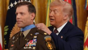 trump-awards-medal-of-honor-to-vietnam-and-afghanistan-war-veterans