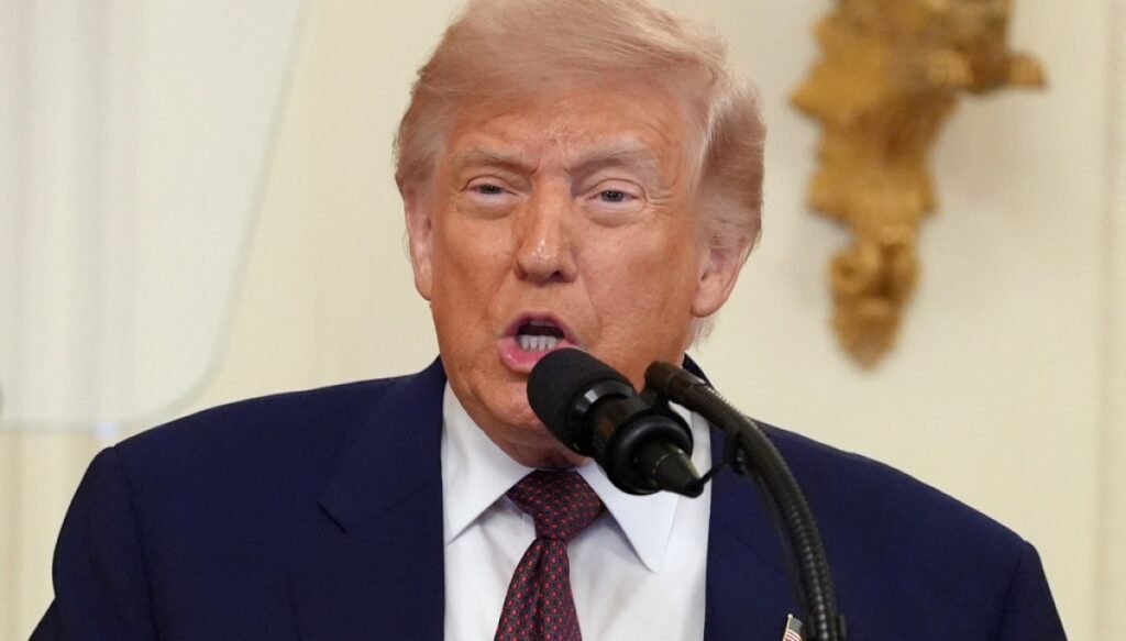 trump-low-approval-rating-unchanged-amid-iran-deal