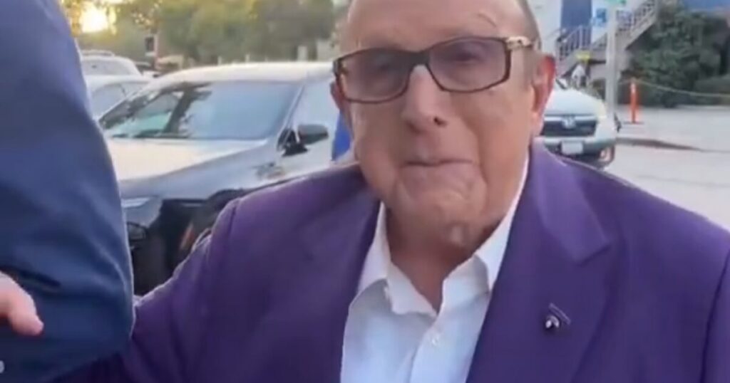 just-in:-legendary-music-producer-clive-davis-dead-at-94-*-the-gateway-pundit-*-by-cristina-laila
