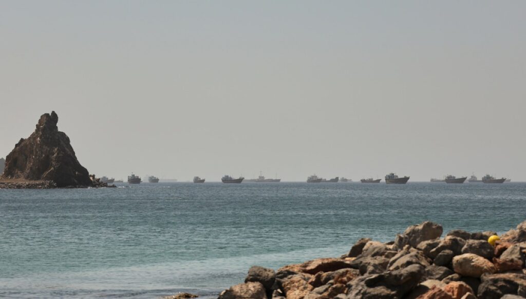 top-iranian-officials-land-in-oman-to-discuss-managing-strait-of-hormuz