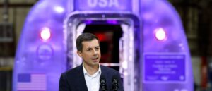 pete-buttigieg-visits-kyiv-to-help-fix-ukraine’s-infrastructure