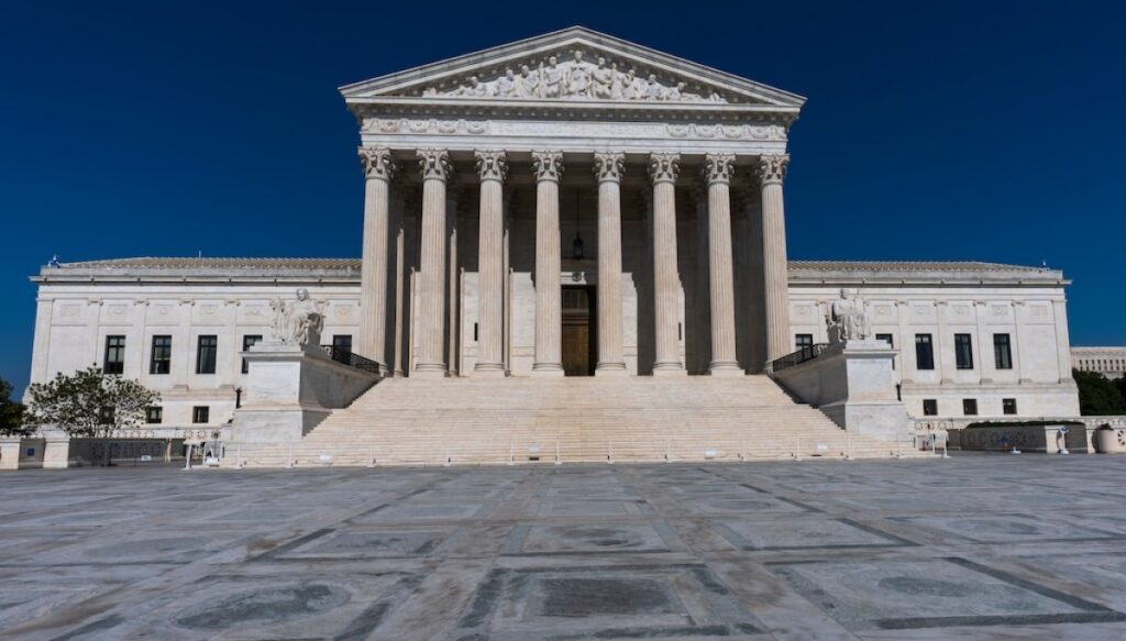 supreme-court-rules-against-rastafarian-whose-dreadlocks-were-cut-in-prison