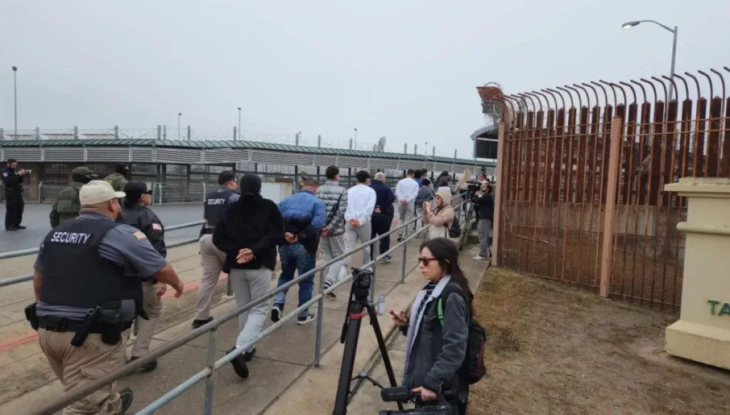 court-gifts-trump-administration-huge-victory-in-mass-deportation-operation