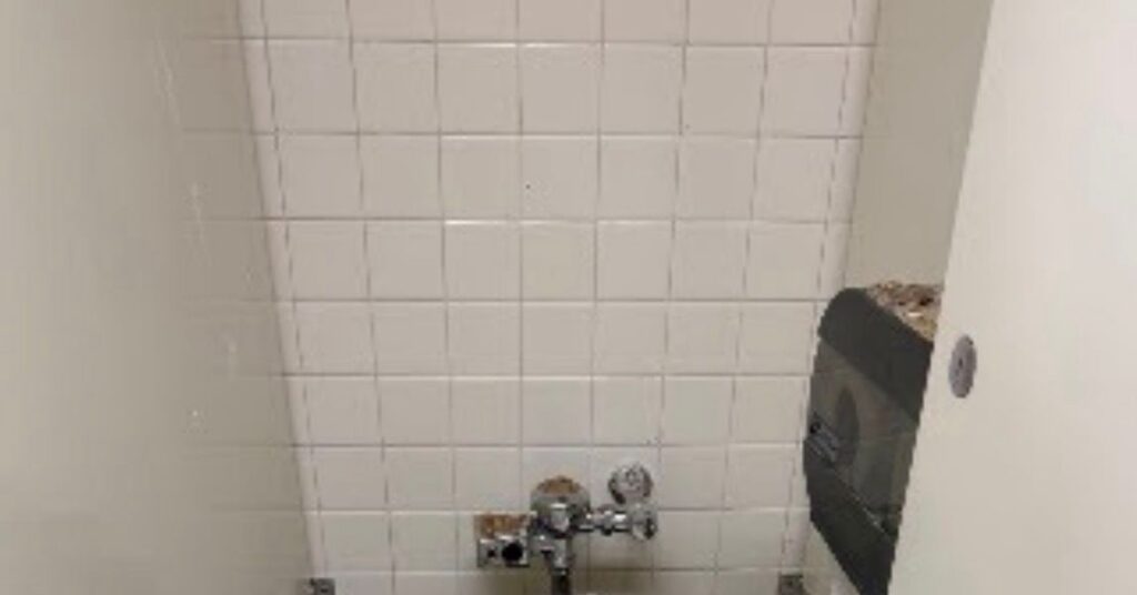 mice,-a-caved-in-ceiling,-and-cloudy-water:-the-gsa’s-new-office-is-falling-apart