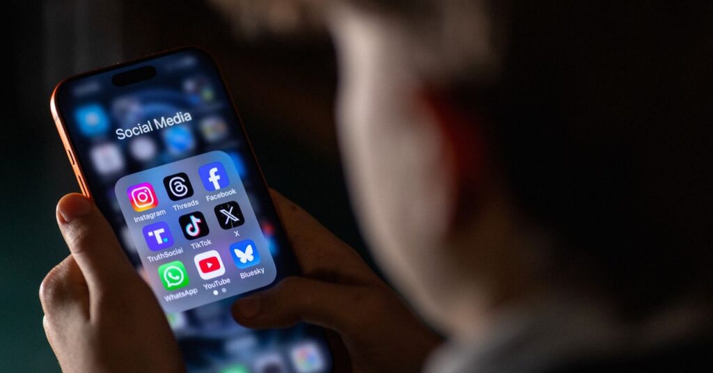 the-meta-settlement-will-put-limits-on-instagram-for-teens.-they’re-still-vulnerable