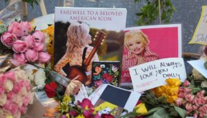 nashville-airport-could-be-renamed-in-honor-of-dolly-parton