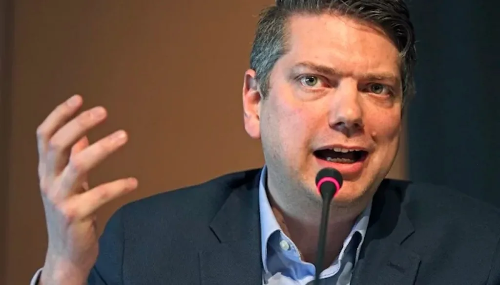alaska-democrat-drops-out-of-governor-race,-citing-funding-concerns