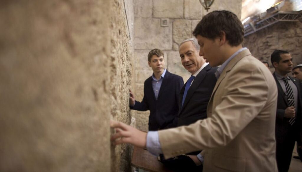 netanyahu’s-son-evacuated-from-us-after-assassination-threats