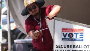 usps-work-to-adhere-to-trump’s-mail-in-order-rushed-and-‘sloppy’:-whistleblower