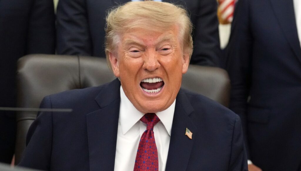 trump-implores-iranians-to-‘rise-up-and-fight’-as-he-shrugs-off-‘worthless’-talks