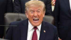 trump-implores-iranians-to-‘rise-up-and-fight’-as-he-shrugs-off-‘worthless’-talks