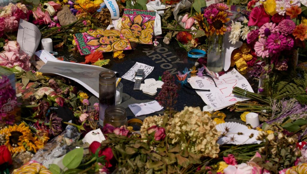 dolly-parton’s-hollywood-walk-of-fame-star-repaired-after-alleged-vandalism