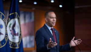 jeffries-open-to-allowing-lawmakers-to-wear-sneakers-in-speaker’s-lobby