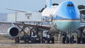 trump-to-use-qatari-jet-for-overseas-trip-despite-security-concerns 