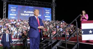 sarah-huckabee-sanders-endorses-trump-at-florida-rally-competing-with-gop-debate:-‘a-change-agent’