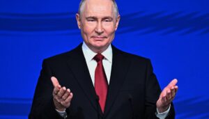 putin-paused-ukraine-strikes-as-witkoff-and-kushner-arrive-in-moscow