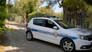 thieves-steal-four-renoir-paintings-from-french-riviera-museum,-two-still-missing