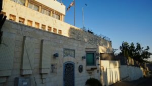 israel-closes-uk-consulate-and-expels-british-aid-workers