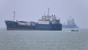 oil-hits-$100-per-barrel-after-us-hit-iranian-tankers-near-strait-of-hormuz