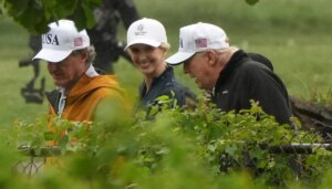 trump-gave-$45,000-cash-gifts-to-natalie-harp-and-other-aides-for-holidays
