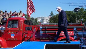 trump-gambles-big-on-midterm-elections-with-convention-spotlight