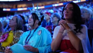trump-electrifies-his-base,-but-the-nosebleeds-are-empty.-is-it-enough?