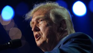 trump’s-midterm-convention-crowd-boos-john-thune