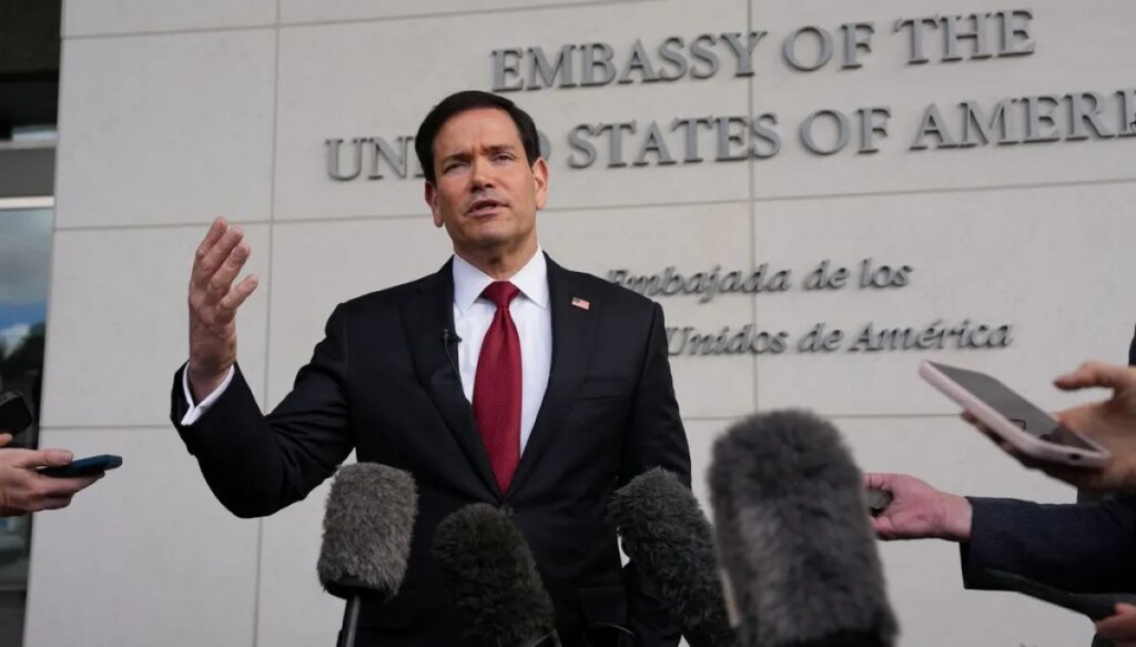 marco-rubio-isn’t-at-the-gop’s-midterm-convention.-attendees-love-him-anyway