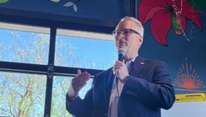 poll-puts-democrat-adam-hamilton-ahead-in-typically-red-kansas