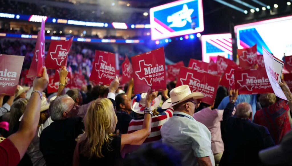 trump-faces-2026-warning-as-hispanic-republicans-split-on-border