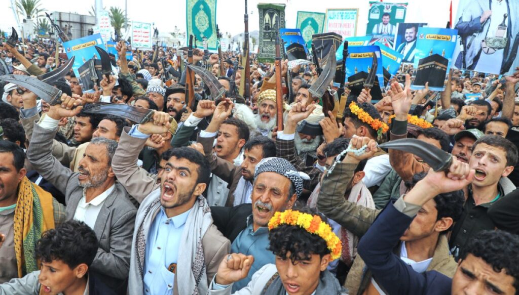saudi-arabia-issues-air-raid-alerts-as-houthi-fighting-escalates